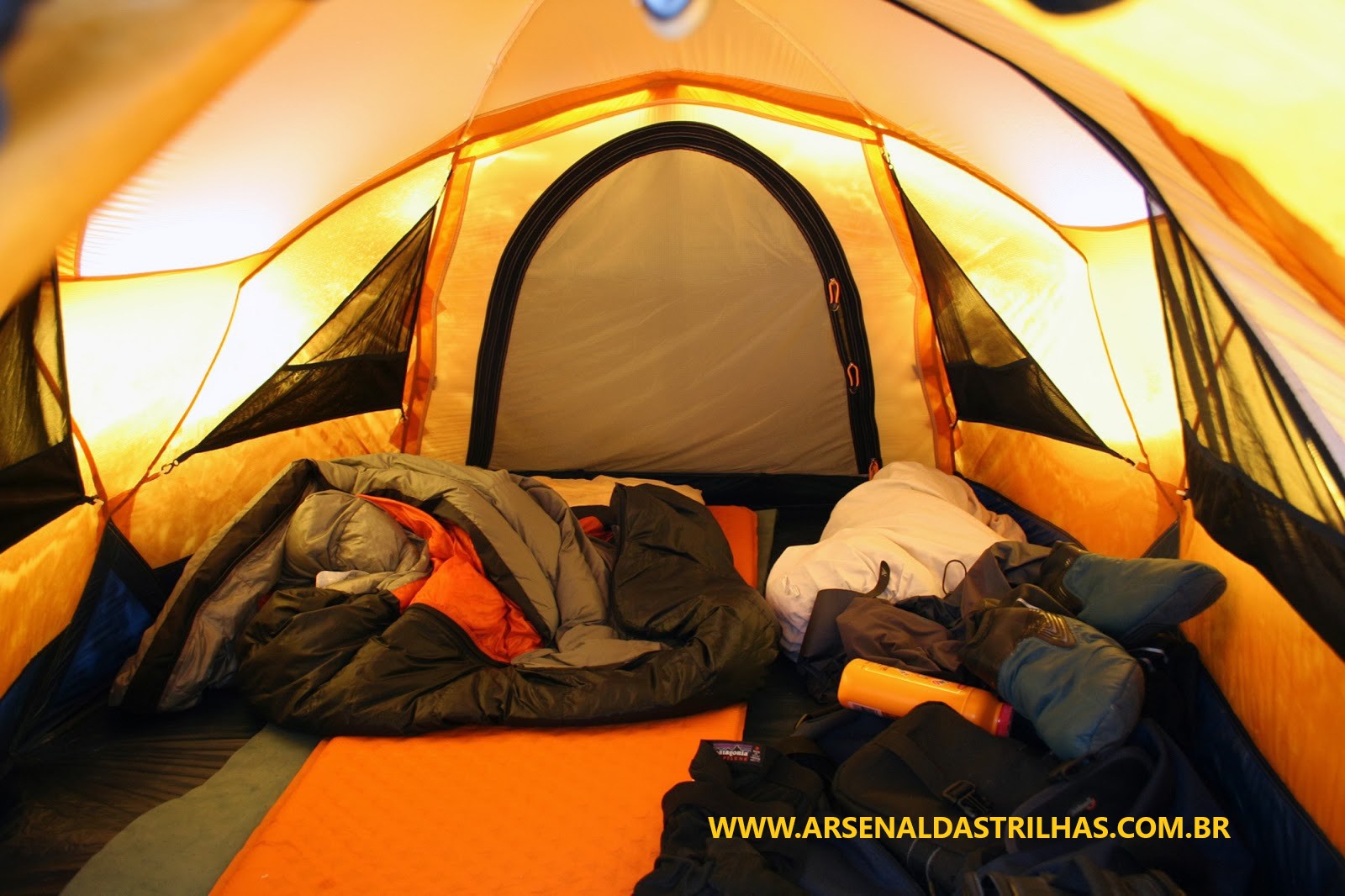 Read more about the article COMO ESCOLHER BARRACAS DE CAMPING